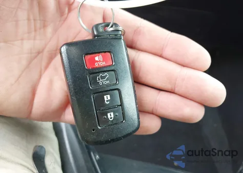 2014 Toyota Highlander Xle V6 z USA, uszkodzony, nr VIN 5TDJKRFH6ES011427